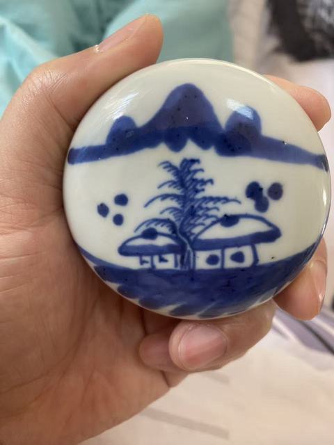 古玩陶瓷青花山水人物印盒真品鑒賞圖