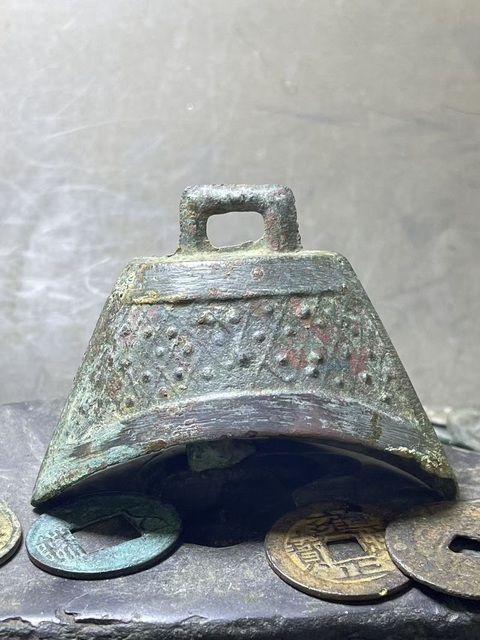 古玩銅器漢代·乳釘紋鈴鐺真品鑒賞圖