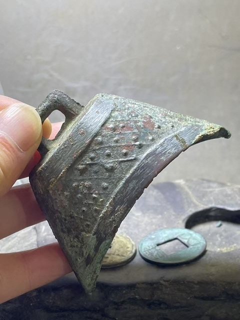 古玩銅器漢代·乳釘紋鈴鐺真品鑒賞圖