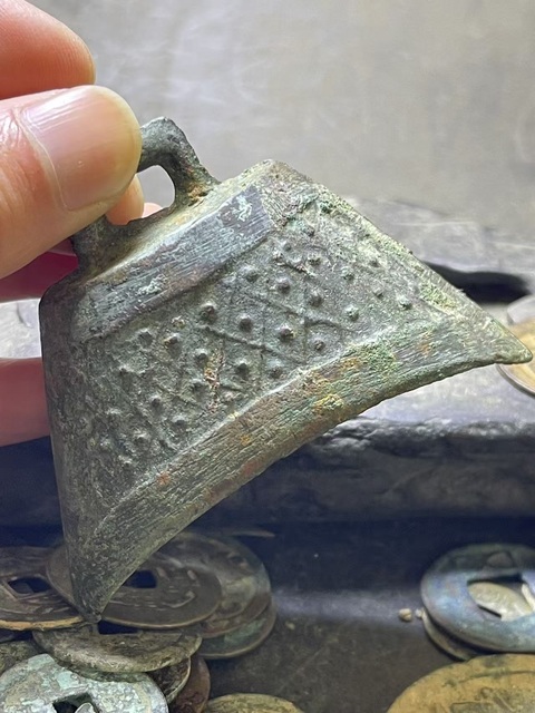 古玩銅器漢代·乳釘紋鈴鐺真品鑒賞圖