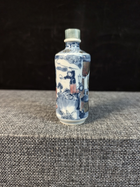 古玩陶瓷清中期青花釉里紅神話故事鼻煙壺真品鑒賞圖