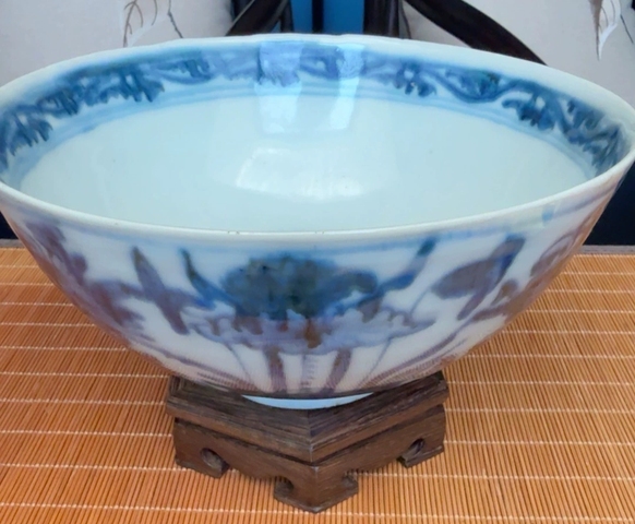 古玩陶瓷青花荷塘鴛鴦紋碗真品鑒賞圖