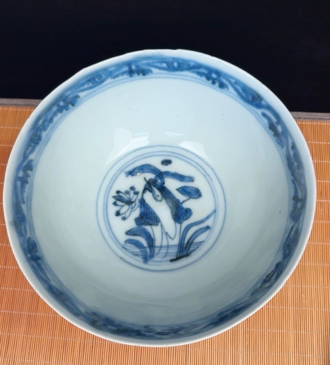 古玩陶瓷青花荷塘鴛鴦紋碗真品鑒賞圖