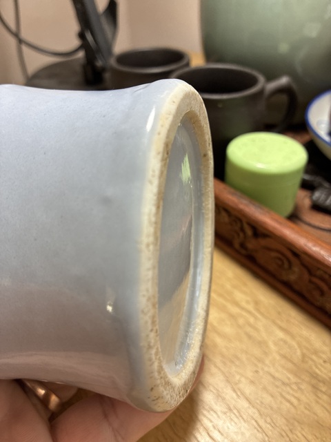 古玩陶瓷清晚期 淺藍釉竹節紋筆筒真品鑒賞圖