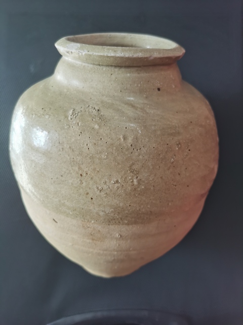 古玩陶瓷青釉罐真品鑒賞圖