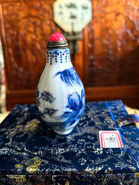 古玩陶瓷馬紋青花鼻煙壺真品鑒賞圖