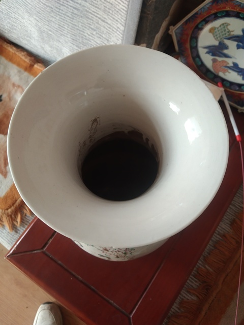 古玩陶瓷粉彩人物故事雙耳瓶真品鑒賞圖