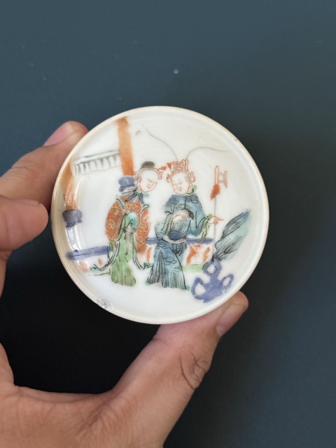 古玩陶瓷呂布戲貂蟬粉彩蓋盒真品鑒賞圖