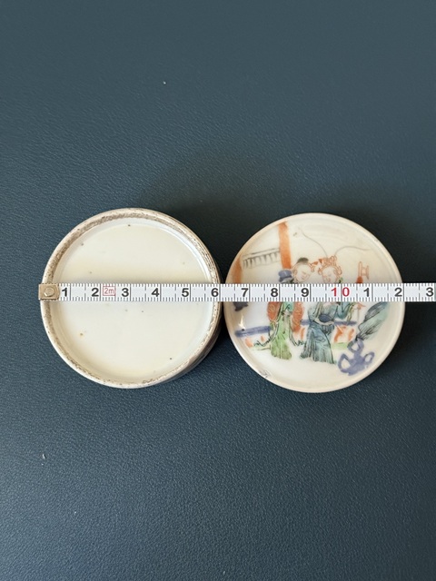 古玩陶瓷呂布戲貂蟬粉彩蓋盒真品鑒賞圖