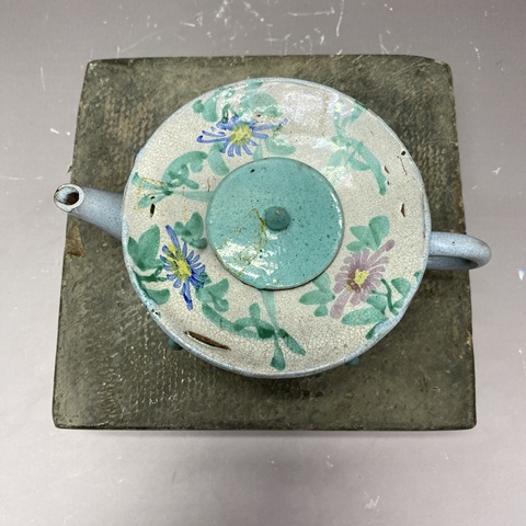 古玩陶瓷民國(guó)紫砂花卉紋執(zhí)壺拍賣，當(dāng)前價(jià)格890元