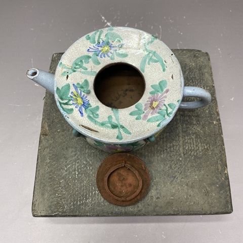 古玩陶瓷民國(guó)紫砂花卉紋執(zhí)壺拍賣，當(dāng)前價(jià)格890元