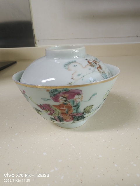 古玩陶瓷民國粉彩蓋碗真品鑒賞圖