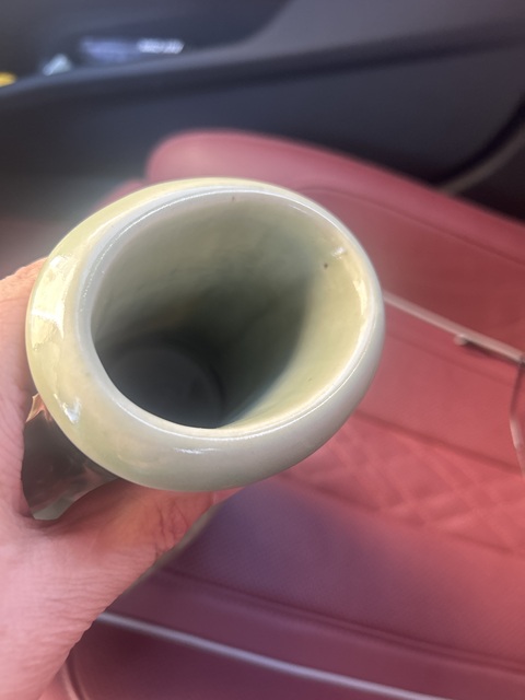 古玩陶瓷青釉模印龍紋雙耳瓶真品鑒賞圖