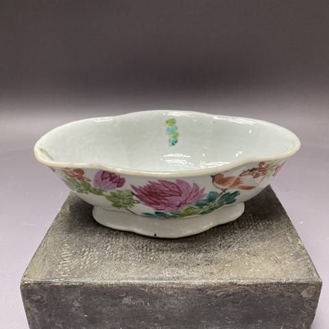 古玩陶瓷清晚期·淺絳彩花鳥紋海棠型貢盤拍賣，當前價格1200元
