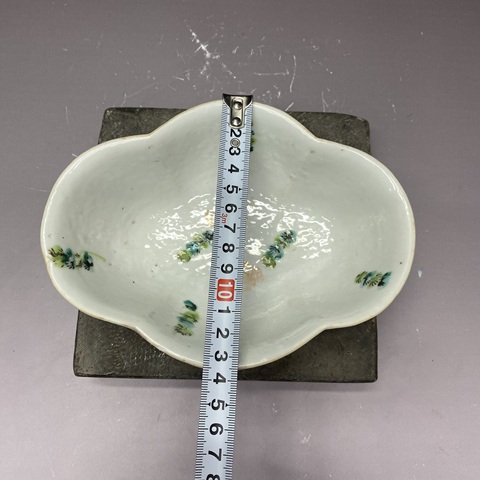 古玩陶瓷清晚期·淺絳彩花鳥紋海棠型貢盤拍賣，當前價格1200元