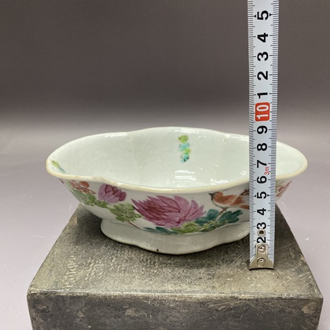 古玩陶瓷清晚期·淺絳彩花鳥紋海棠型貢盤拍賣，當前價格1200元