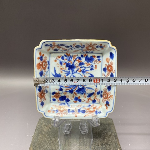 古玩陶瓷花卉紋青花礬紅四方倭角盤真品鑒賞圖