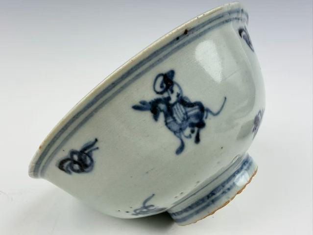 古玩陶瓷明中期·青花昭君出塞圖紋碗拍賣，當前價格188元