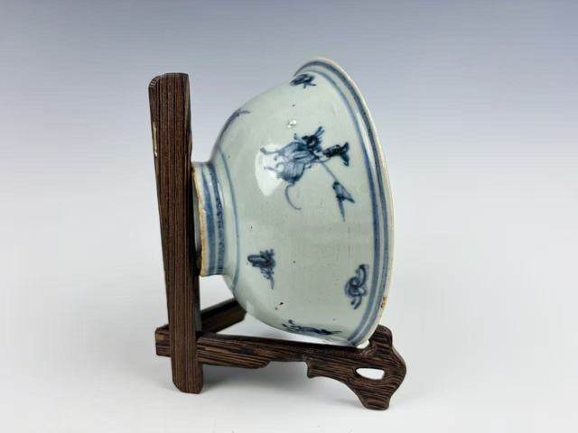 古玩陶瓷明中期·青花昭君出塞圖紋碗拍賣，當前價格188元