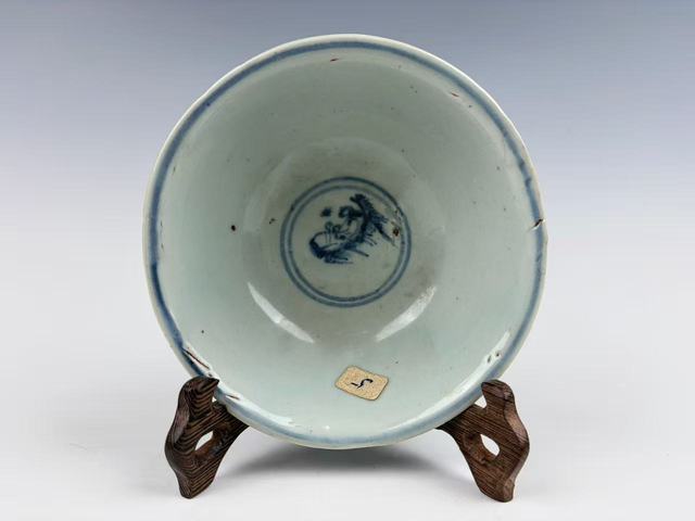 古玩陶瓷明中期·青花昭君出塞圖紋碗拍賣，當前價格188元