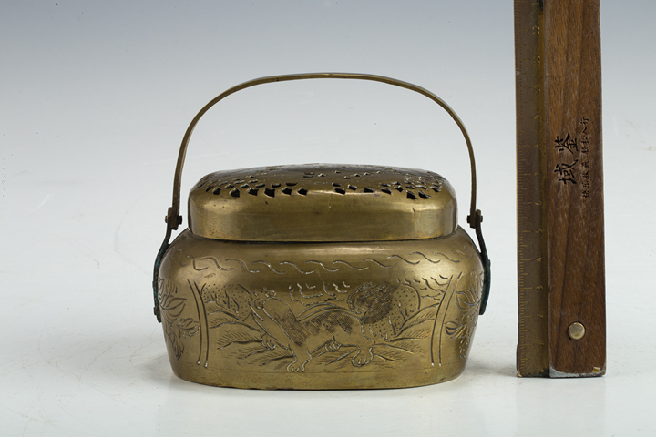 古玩銅器民國·銅刻瑞獸紋手爐真品鑒賞圖