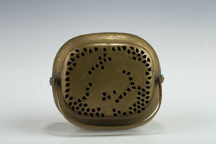 古玩銅器民國·銅刻瑞獸紋手爐真品鑒賞圖