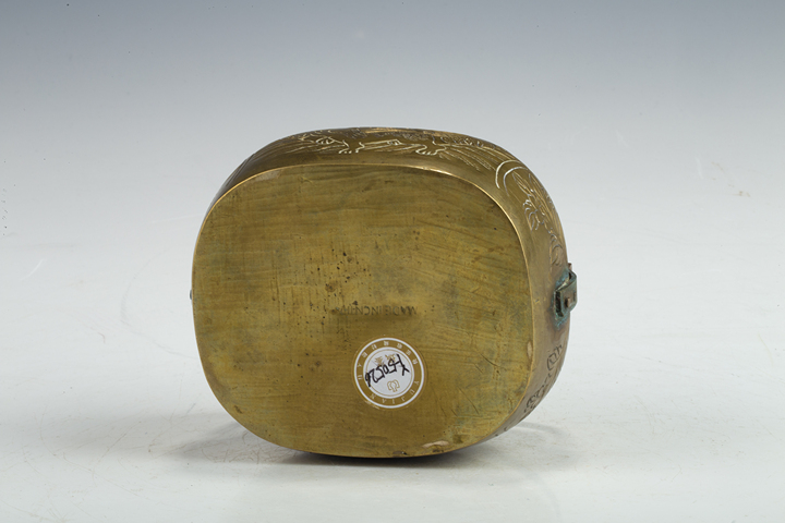 古玩銅器民國·銅刻瑞獸紋手爐真品鑒賞圖