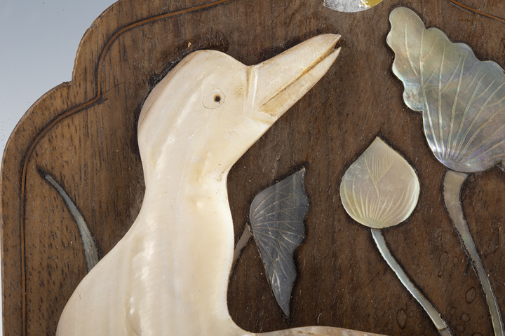 古玩雜項民國·木嵌螺鈿雕荷雁紋壁瓶一對真品鑒賞圖