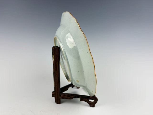 古玩陶瓷清乾隆·粉彩皮球花花卉紋花口盤拍賣，當前價格0元