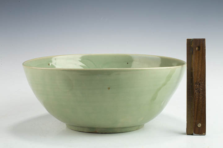 古玩陶瓷元末明初·龍泉青釉刻花紋海碗真品鑒賞圖