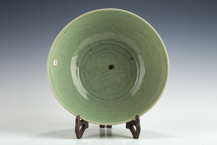 古玩陶瓷元末明初·龍泉青釉刻花紋海碗真品鑒賞圖