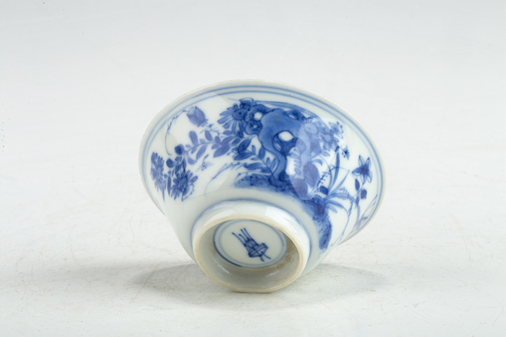 古玩陶瓷清康熙·青花飛黃騰達紋杯真品鑒賞圖