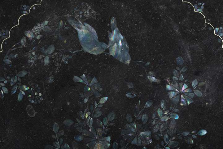 古玩雜項清晚·黑漆嵌螺鈿花鳥紋花口盤真品鑒賞圖