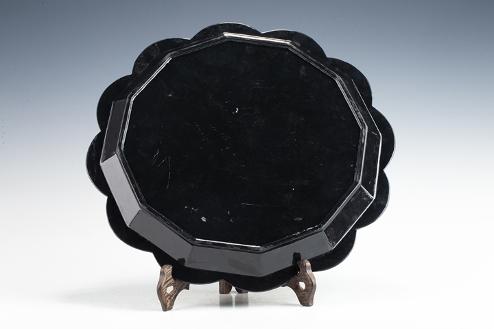 古玩雜項清晚·黑漆嵌螺鈿花鳥紋花口盤真品鑒賞圖