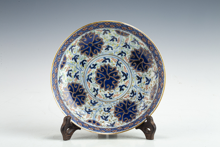 古玩陶瓷光緒·青花加彩纏枝蓮紋盤 真品鑒賞圖