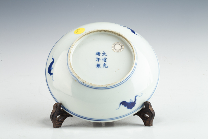 古玩陶瓷光緒·青花加彩纏枝蓮紋盤 真品鑒賞圖