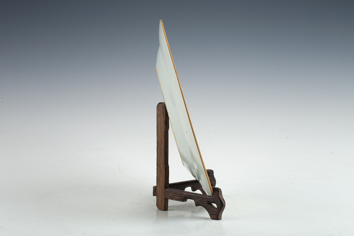 古玩陶瓷清雍乾·粉彩庭院仕女嬰戲紋折沿盤拍賣，當前價格0元