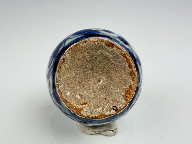 古玩陶瓷明晚期·青花開窗花卉文房水盂真品鑒賞圖