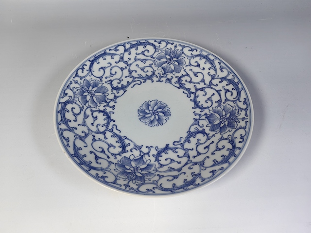 古玩陶瓷嘉慶線描青花花卉紋賞盤真品鑒賞圖