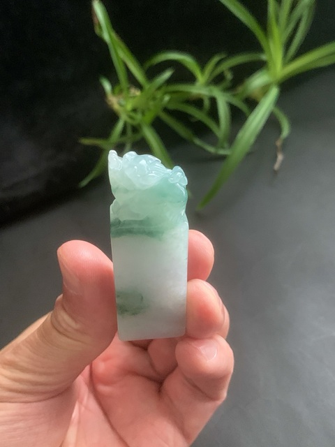 古玩玉器天然翡翠雕“獸鈕印”真品鑒賞圖