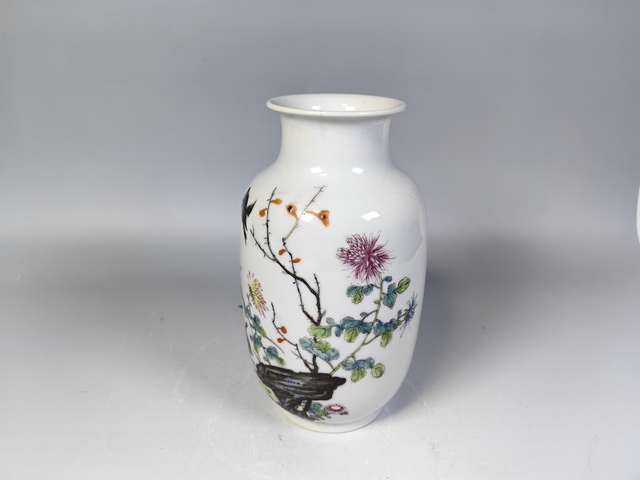 古玩陶瓷民國飛鳴食宿蘆雁圖粉擦燈籠瓶真品鑒賞圖