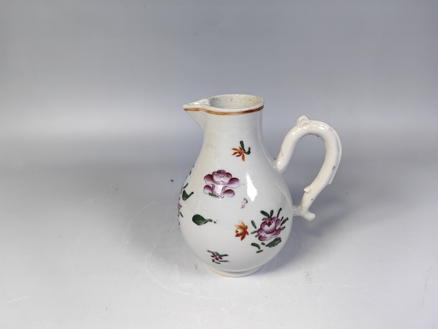 古玩陶瓷清乾隆粉彩花卉紋奶壺真品鑒賞圖