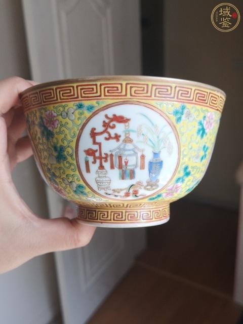 古玩陶瓷黃地粉彩五谷豐登紋碗真品鑒賞圖