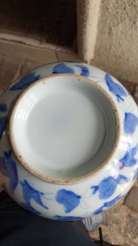 古玩陶瓷蝶紋青花碗真品鑒賞圖