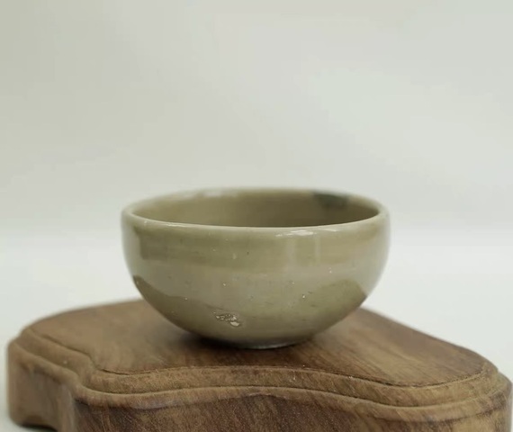 古玩陶瓷龍泉青瓷杯真品鑒賞圖