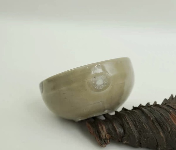 古玩陶瓷龍泉青瓷杯真品鑒賞圖