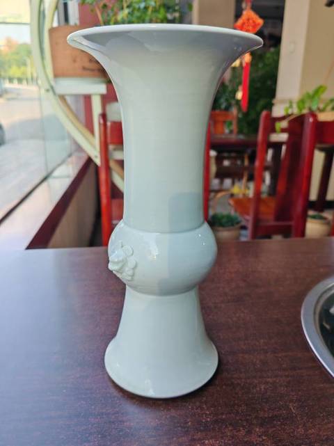 古玩陶瓷晚清民國 白釉花觚真品鑒賞圖