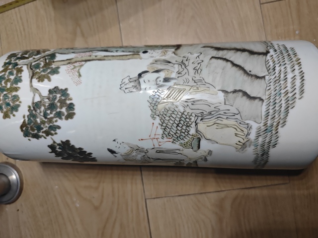 古玩陶瓷民國(guó) 粉彩人物紋帽筒真品鑒賞圖