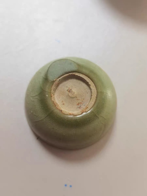 古玩陶瓷龍泉青瓷杯真品鑒賞圖