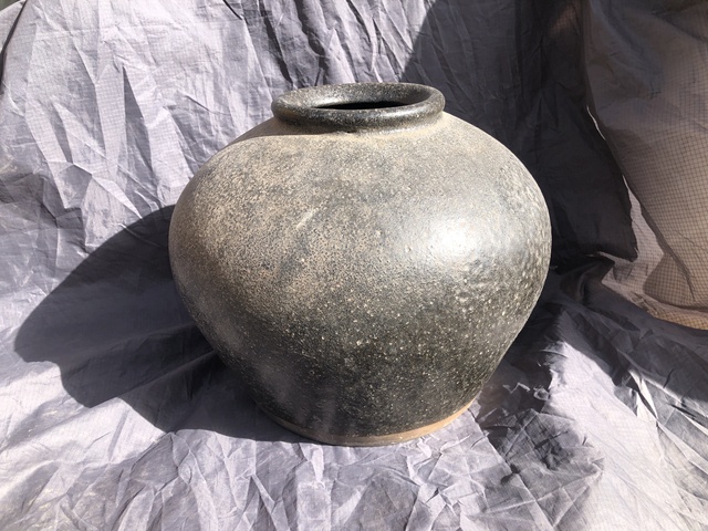 古玩陶瓷【大尺寸】清末民初.黑釉大罐( 美術(shù)空間 陳設(shè) 插花)拍賣，當(dāng)前價格0元